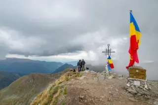 Карпатите - Върховете Молдовяну и Негою, Каньона на Река Стан, Езерото Бъля и Трансфагарашан
